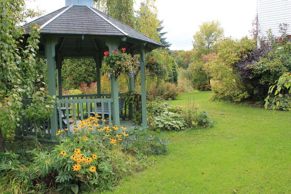 Auberge Le Flores GrandʼMère Eksteriør bilde