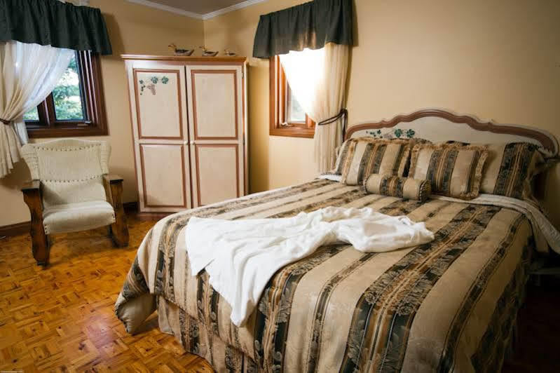 Auberge Le Flores GrandʼMère Eksteriør bilde